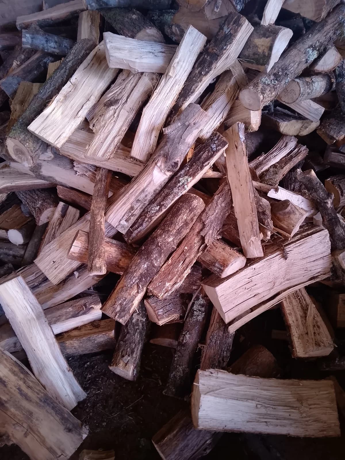Bois de chauffage, chêne, charme.